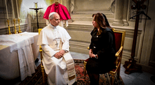 Dina Boluarte en el Vaticano: así fue su inusual y breve 'audiencia' con el Papa León XIV en la sacristía