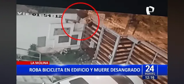 El delincuente ingresó al edificio en La Molina, pero tropezó y terminó incrustado en uno de los cercos de seguridad del lugar. Foto: captura de Panamericana El delincuente ingresó al edificio en La Molina, pero tropezó y terminó incrustado en uno de los cercos de seguridad del lugar. Foto: captura de Panamericana
