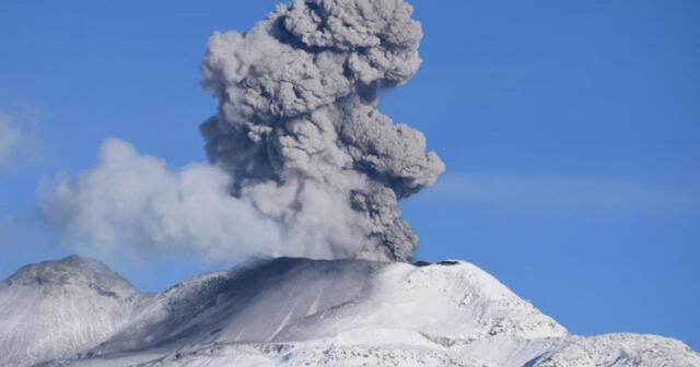 El volcán Huaynaputina es famoso por su gran actividad, por lo que a inicios del siglo XVII prácticamente desapareció varios de sus pueblos y oscureció sus ríos. Foto: Andina El volcán Huaynaputina es famoso por su gran actividad, por lo que a inicios del siglo XVII prácticamente desapareció varios de sus pueblos y oscureció sus ríos. Foto: Andina