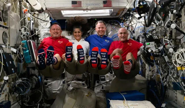 Desde 1997, Texas permite a astronautas votar en misiones espaciales. Esta práctica resalta la importancia de la participación cívica, incluso desde el espacio. Foto: Aristegui Noticias Desde 1997, Texas permite a astronautas votar en misiones espaciales. Esta práctica resalta la importancia de la participación cívica, incluso desde el espacio. Foto: Aristegui Noticias