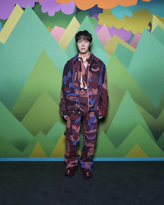 J-Hope de BTS en show de Louis Vuitton. Foto: LV J-Hope de BTS en show de Louis Vuitton. Foto: LV